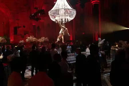 Living Champagne Chandelier - Dediversia Barcelona