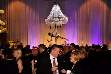 Living Champagne Chandelier - Dediversia Barcelona