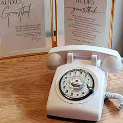 Teléfono Vintage Audiolibro - Animación para eventos Barcelona