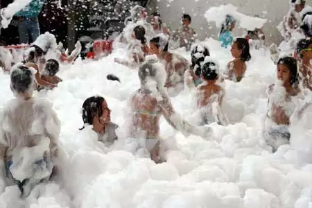 Fiesta de la Espuma - Dediversia Barcelona