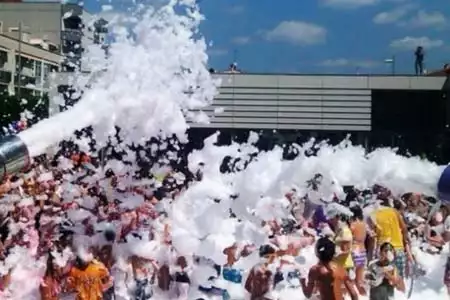 Fiesta de la Espuma - Dediversia Barcelona