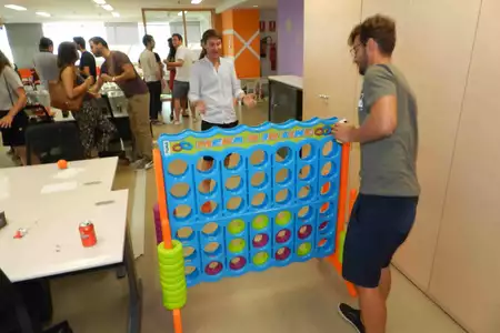 Conecta 4 Gigante - Dediversia Barcelona