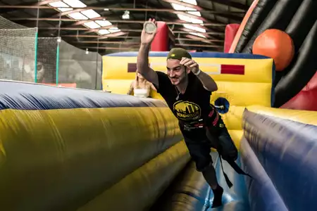 Hinchables Deportivos Adultos - Dediversia Barcelona