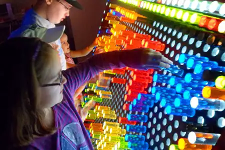 Lite Brite Gigante - Dediversia Barcelona