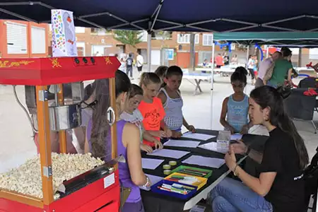 Taller de Cajas de Palomitas - Dediversia Barcelona
