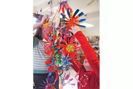Eco Arte Reciclado de Botellas - Dediversia Barcelona