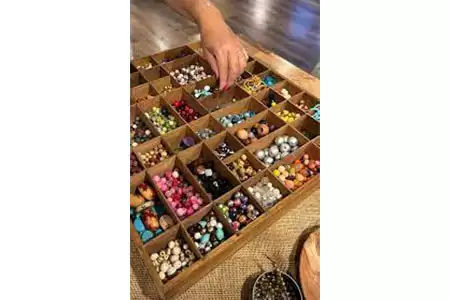 Taller de Pulseras - Dediversia Barcelona